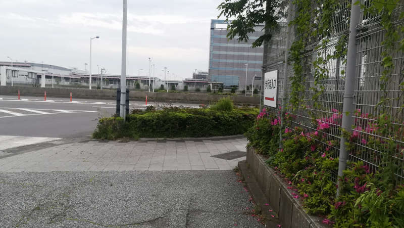 羽田空港・西貨物ターミナル守衛室前